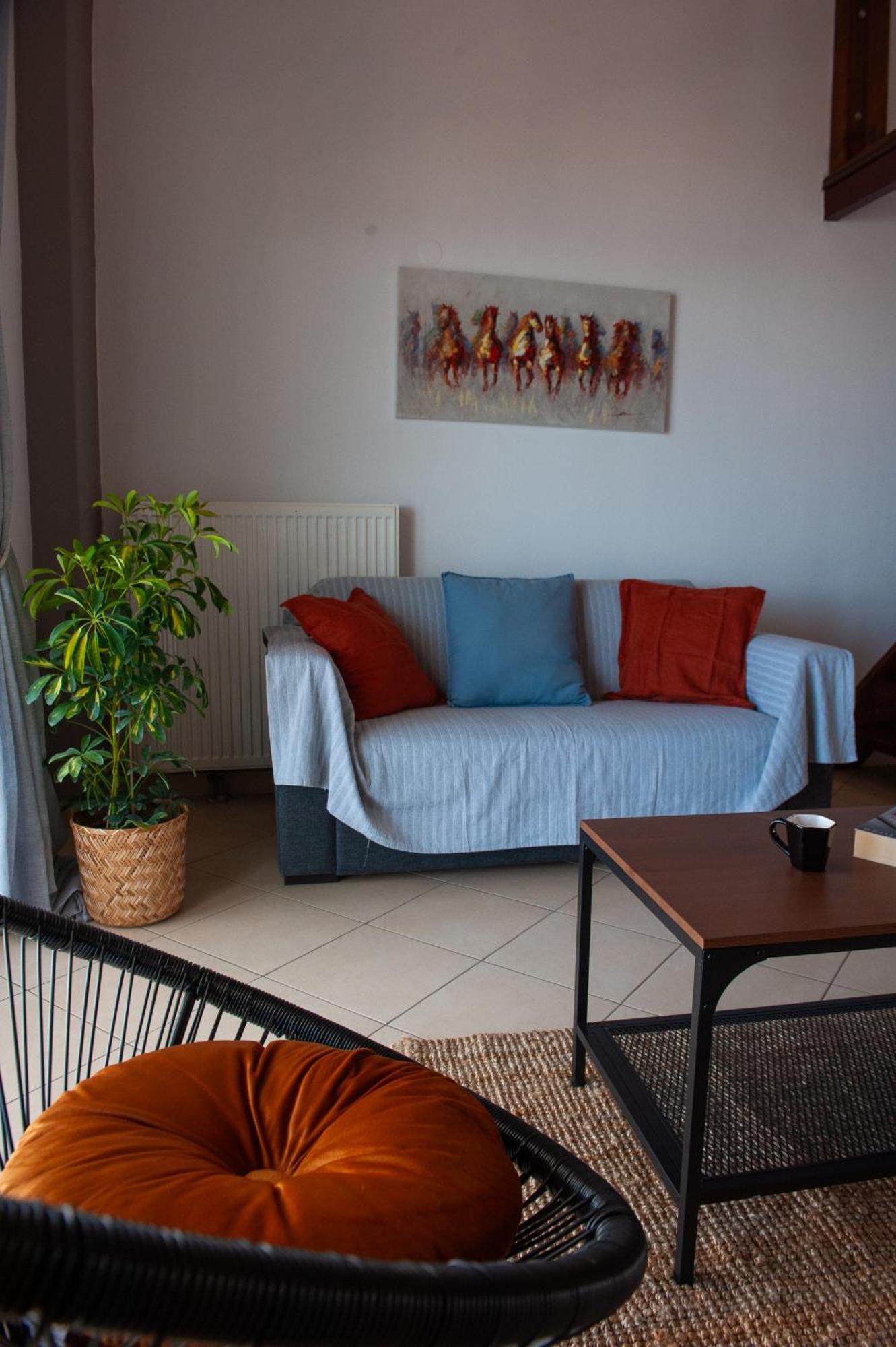 Christina's Sea House Апартаменты *