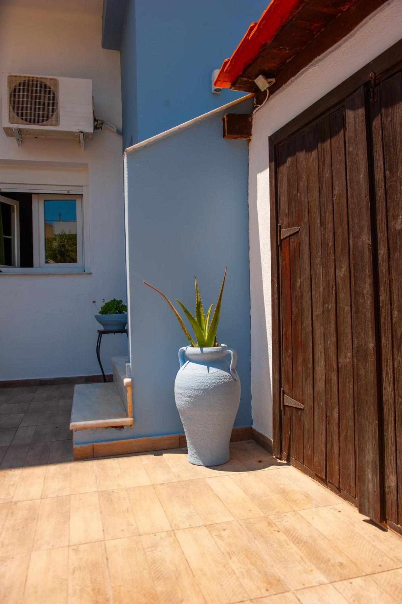 Christina's Sea House * Никити